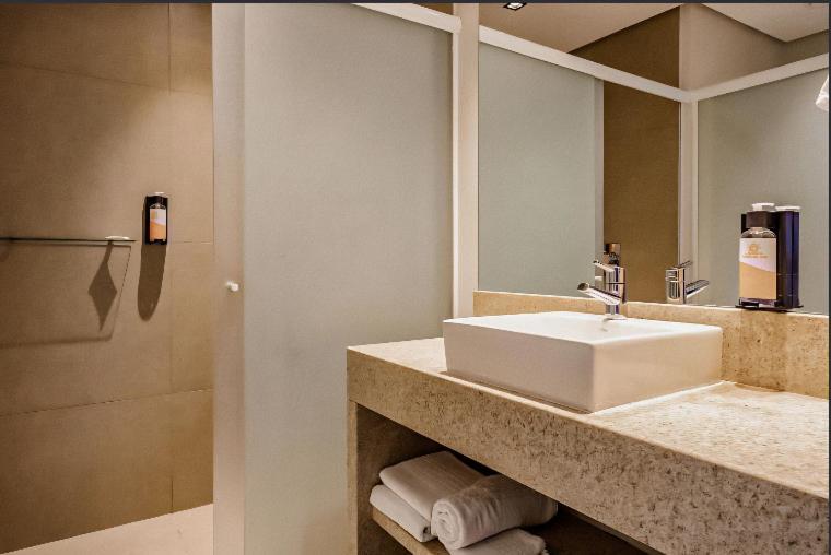 Quarto Hotel Beto Carrero Penha Penha  Kültér fotó